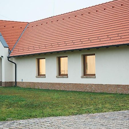 Hotel Vadvirag Vendeghaz Izsák Exterior foto